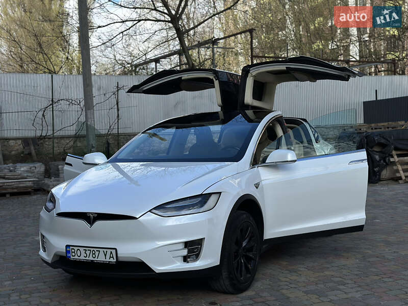 Внедорожник / Кроссовер Tesla Model X 2016 в Тернополе