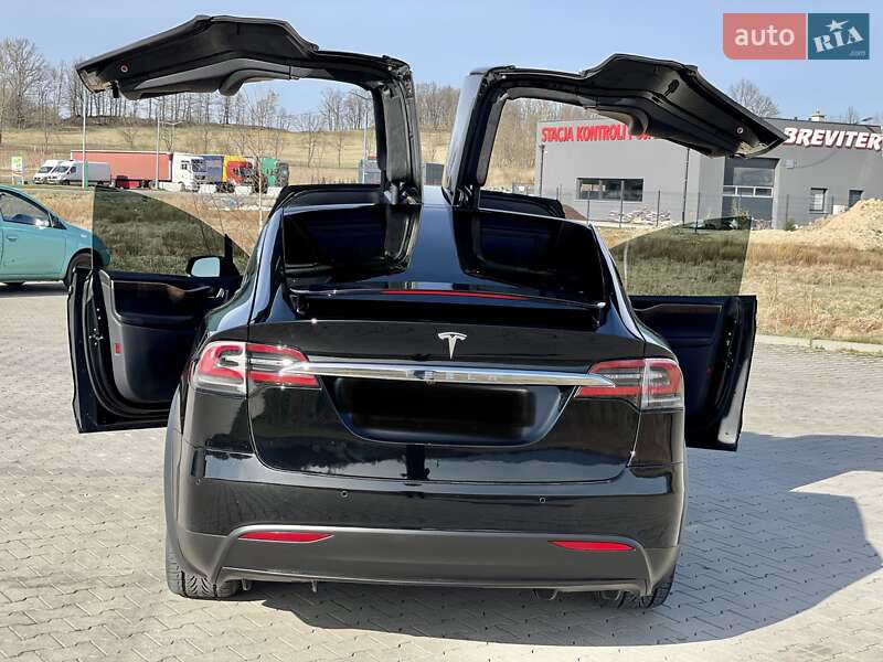 Позашляховик / Кросовер Tesla Model X 2017 в Житомирі