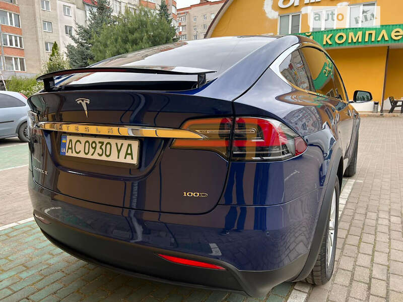 Позашляховик / Кросовер Tesla Model X 2017 в Луцьку