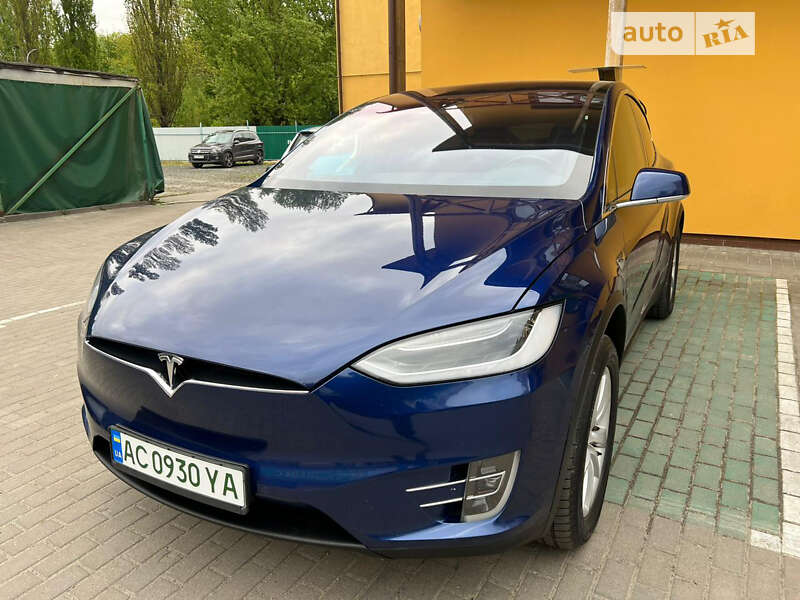 Позашляховик / Кросовер Tesla Model X 2017 в Луцьку