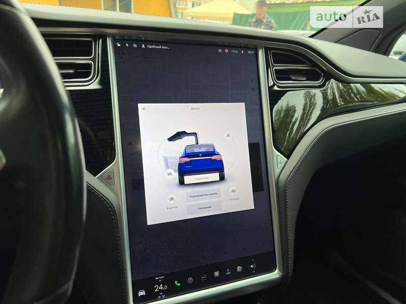 Позашляховик / Кросовер Tesla Model X 2017 в Луцьку
