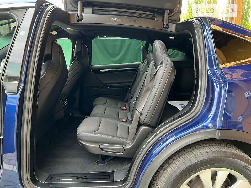 Позашляховик / Кросовер Tesla Model X 2017 в Луцьку
