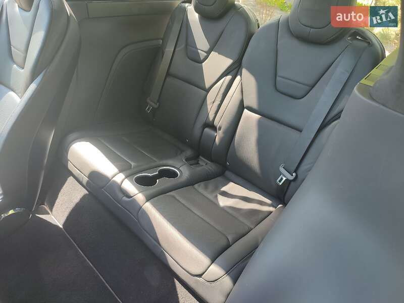 Позашляховик / Кросовер Tesla Model X 2016 в Києві