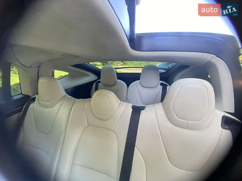 Внедорожник / Кроссовер Tesla Model X 2017 в Жовкве
