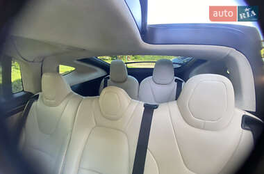 Позашляховик / Кросовер Tesla Model X 2017 в 