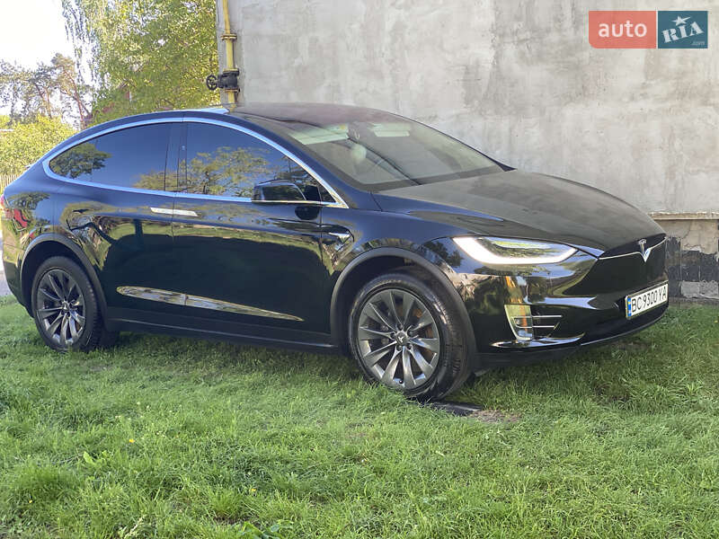 Внедорожник / Кроссовер Tesla Model X 2017 в Жовкве