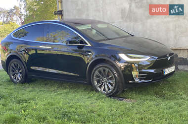 Позашляховик / Кросовер Tesla Model X 2017 в 