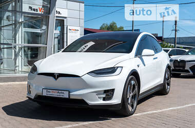 Позашляховик / Кросовер Tesla Model X 2019 в Чернівцях