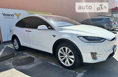 Позашляховик / Кросовер Tesla Model X 2016 в Києві