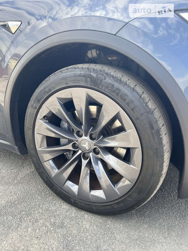 Внедорожник / Кроссовер Tesla Model X 2018 в Киеве