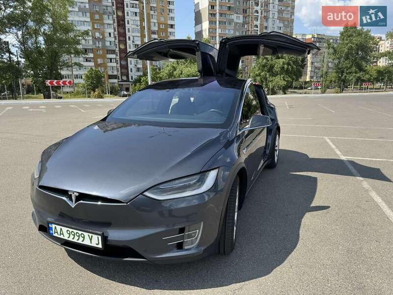 Позашляховик / Кросовер Tesla Model X 2017 в Києві