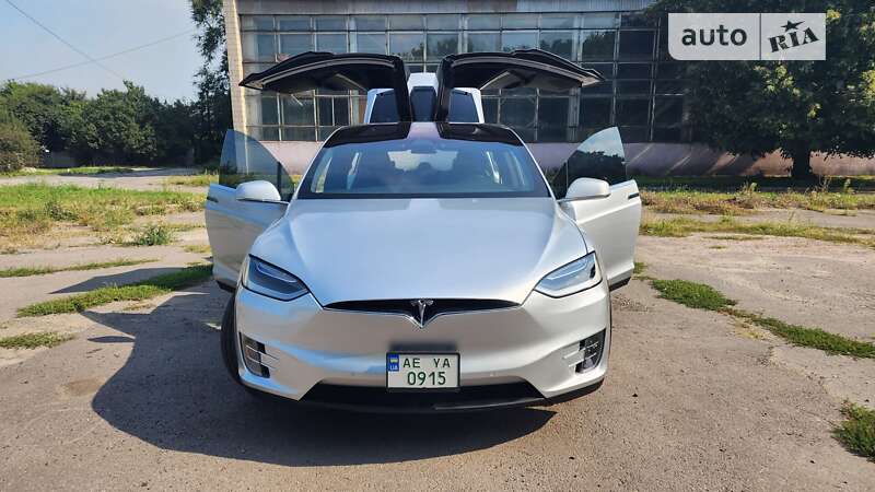 Tesla Model X 2018