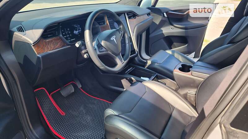 Позашляховик / Кросовер Tesla Model X 2018 в Кам'янському