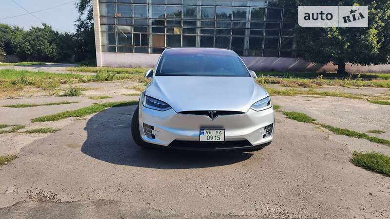Позашляховик / Кросовер Tesla Model X 2018 в Кам'янському