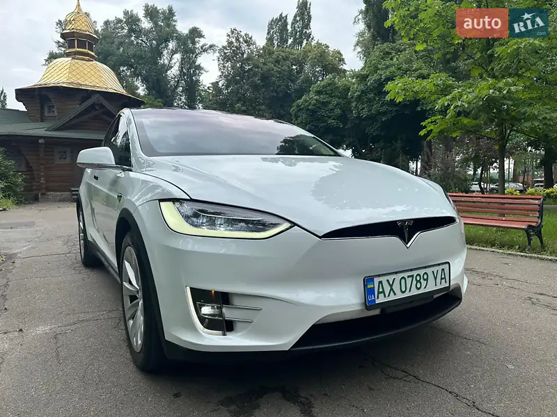 Внедорожник / Кроссовер Tesla Model X 2018 в 