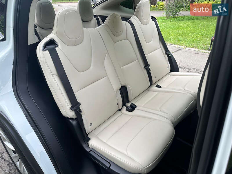 Внедорожник / Кроссовер Tesla Model X 2018 в Киеве