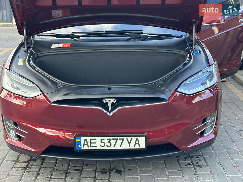 Позашляховик / Кросовер Tesla Model X 2015 в Дніпрі