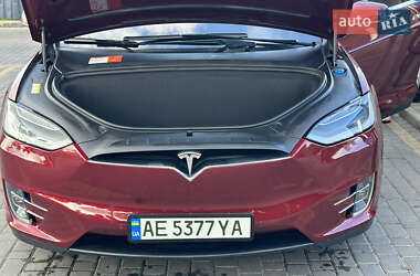 Позашляховик / Кросовер Tesla Model X 2015 в 