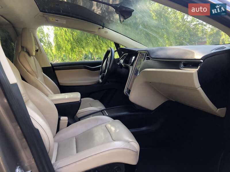Позашляховик / Кросовер Tesla Model X 2016 в Києві фото 11 Позашляховик / Кросовер Tesla Model X 2016 в Києві