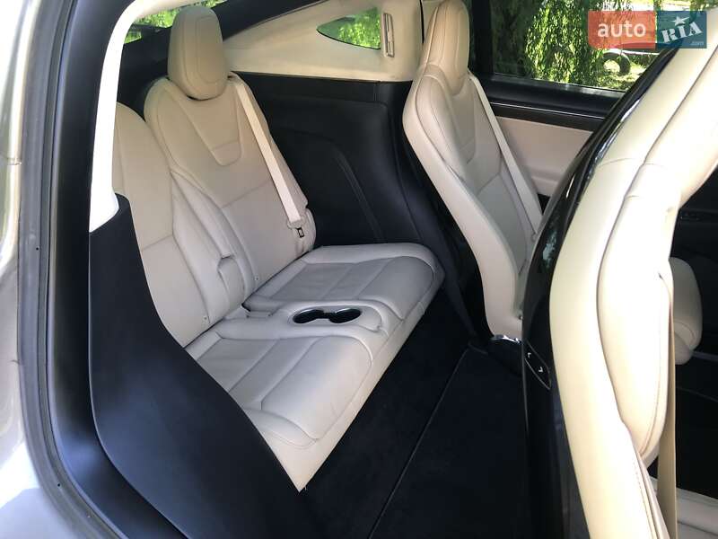 Позашляховик / Кросовер Tesla Model X 2016 в Саврані фото 24 Позашляховик / Кросовер Tesla Model X 2016 в Саврані