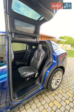 Позашляховик / Кросовер Tesla Model X 2016 в 