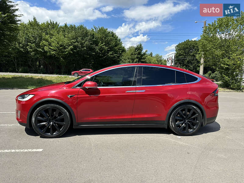 Позашляховик / Кросовер Tesla Model X 2019 в Івано-Франківську