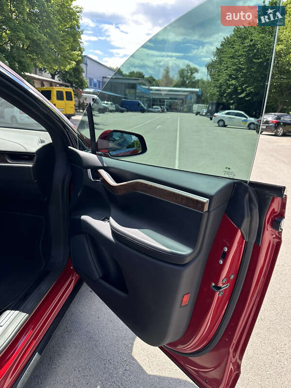 Позашляховик / Кросовер Tesla Model X 2019 в Івано-Франківську