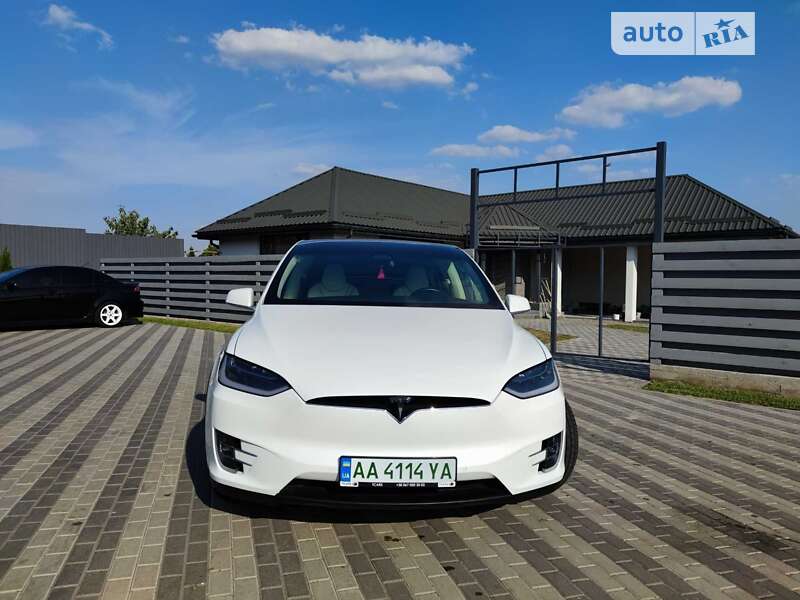 Внедорожник / Кроссовер Tesla Model X 2018 в Киеве