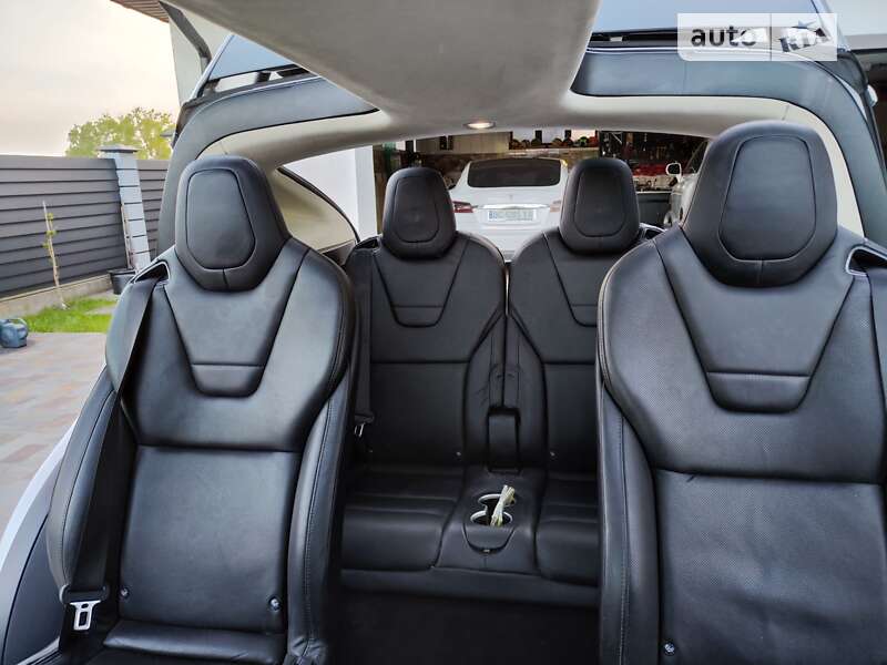 Внедорожник / Кроссовер Tesla Model X 2016 в Львове фото 12 Внедорожник / Кроссовер Tesla Model X 2016 в Львове