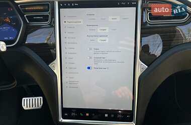 Позашляховик / Кросовер Tesla Model X 2016 в 