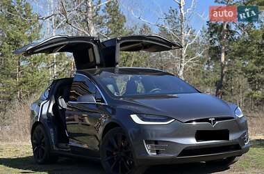Позашляховик / Кросовер Tesla Model X 2016 в 