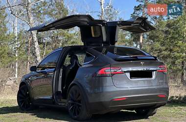 Позашляховик / Кросовер Tesla Model X 2016 в 
