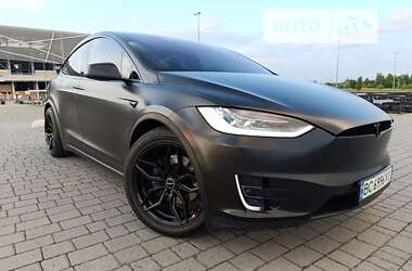 Позашляховик / Кросовер Tesla Model X 2017 в Львові