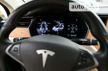 Внедорожник / Кроссовер Tesla Model X 2018 в Ровно