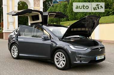 Внедорожник / Кроссовер Tesla Model X 2018 в Ровно