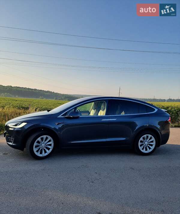 Позашляховик / Кросовер Tesla Model X 2018 в Вінниці