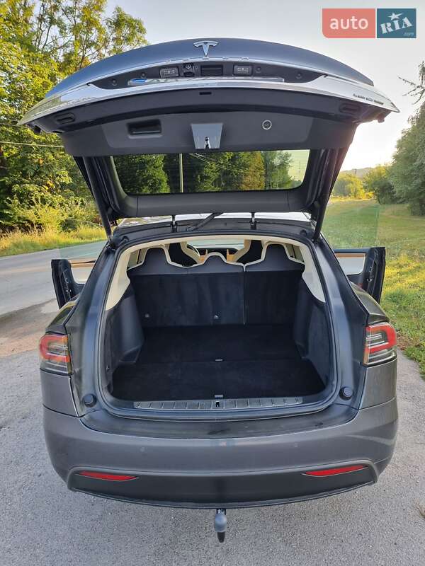 Позашляховик / Кросовер Tesla Model X 2018 в Вінниці
