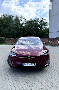 Позашляховик / Кросовер Tesla Model X 2016 в 
