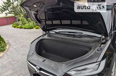 Позашляховик / Кросовер Tesla Model X 2019 в Шептицькому
