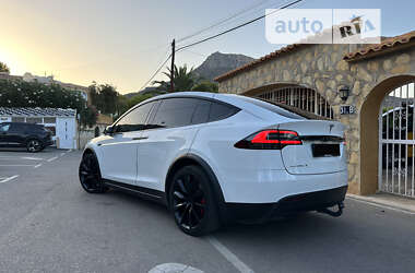 Позашляховик / Кросовер Tesla Model X 2016 в Києві