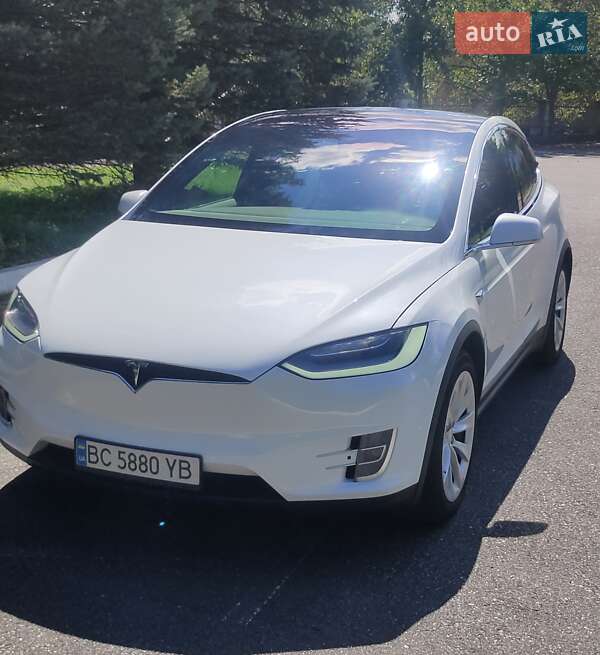 Позашляховик / Кросовер Tesla Model X 2020 в Стрию