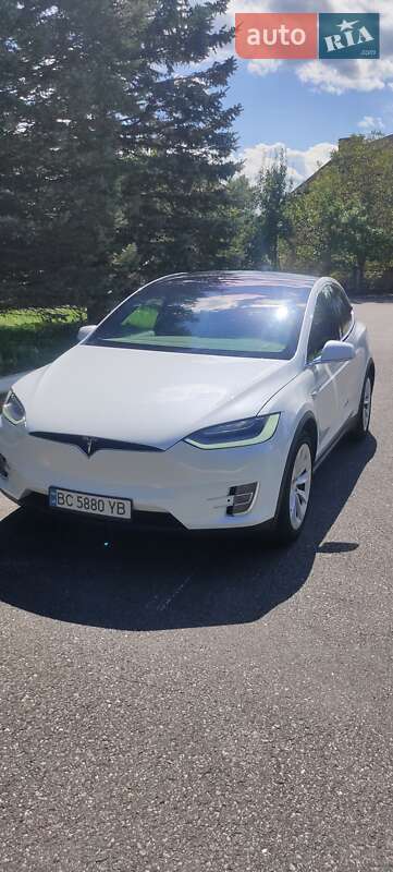 Позашляховик / Кросовер Tesla Model X 2020 в Стрию