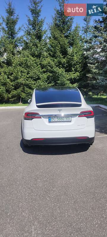 Позашляховик / Кросовер Tesla Model X 2020 в Стрию