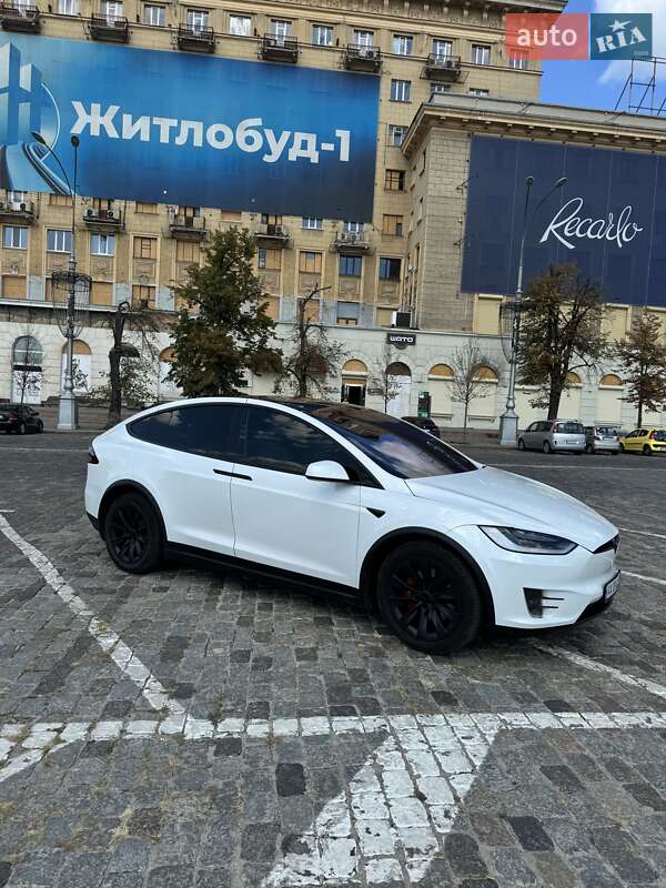 Позашляховик / Кросовер Tesla Model X 2019 в Харкові