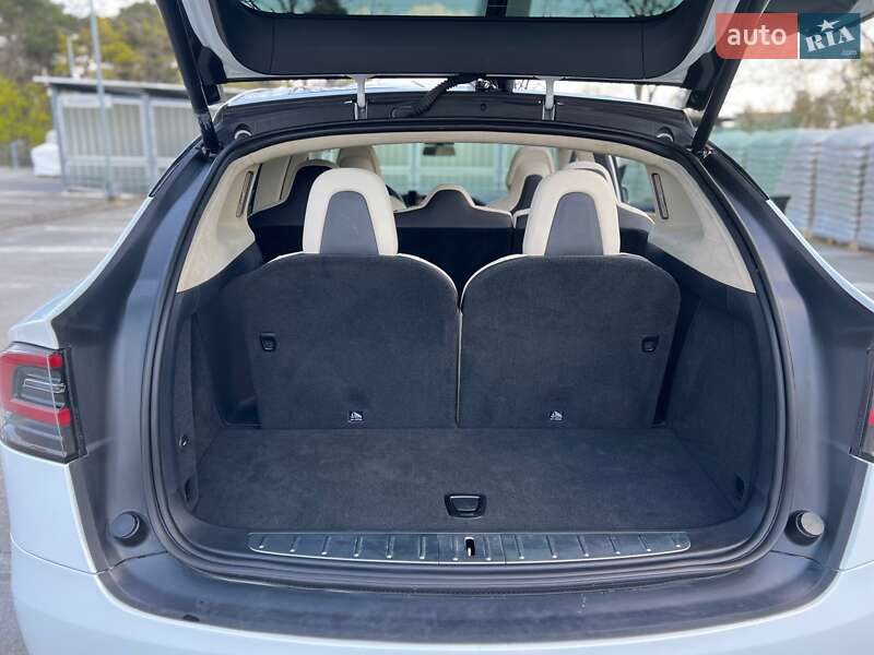 Внедорожник / Кроссовер Tesla Model X 2018 в Киеве