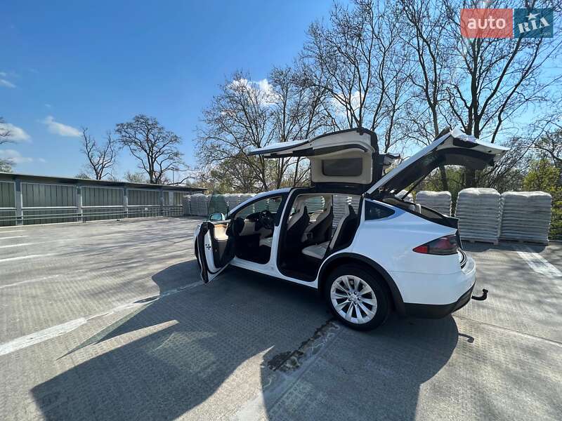 Внедорожник / Кроссовер Tesla Model X 2018 в Киеве