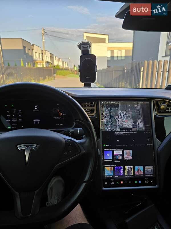 Позашляховик / Кросовер Tesla Model X 2018 в Тернополі