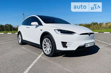 Позашляховик / Кросовер Tesla Model X 2018 в Рівному