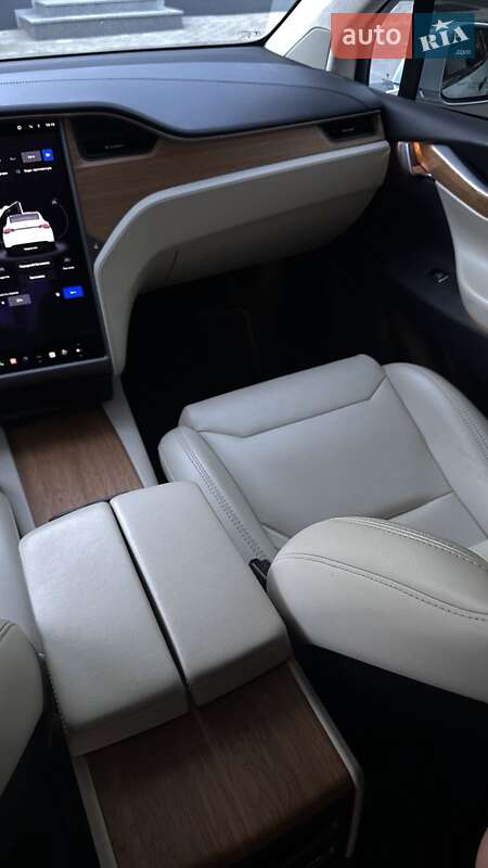 Позашляховик / Кросовер Tesla Model X 2018 в Ковелі