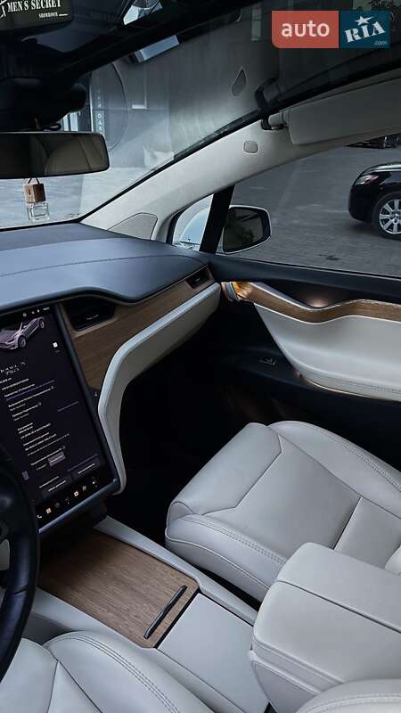 Позашляховик / Кросовер Tesla Model X 2018 в Ковелі